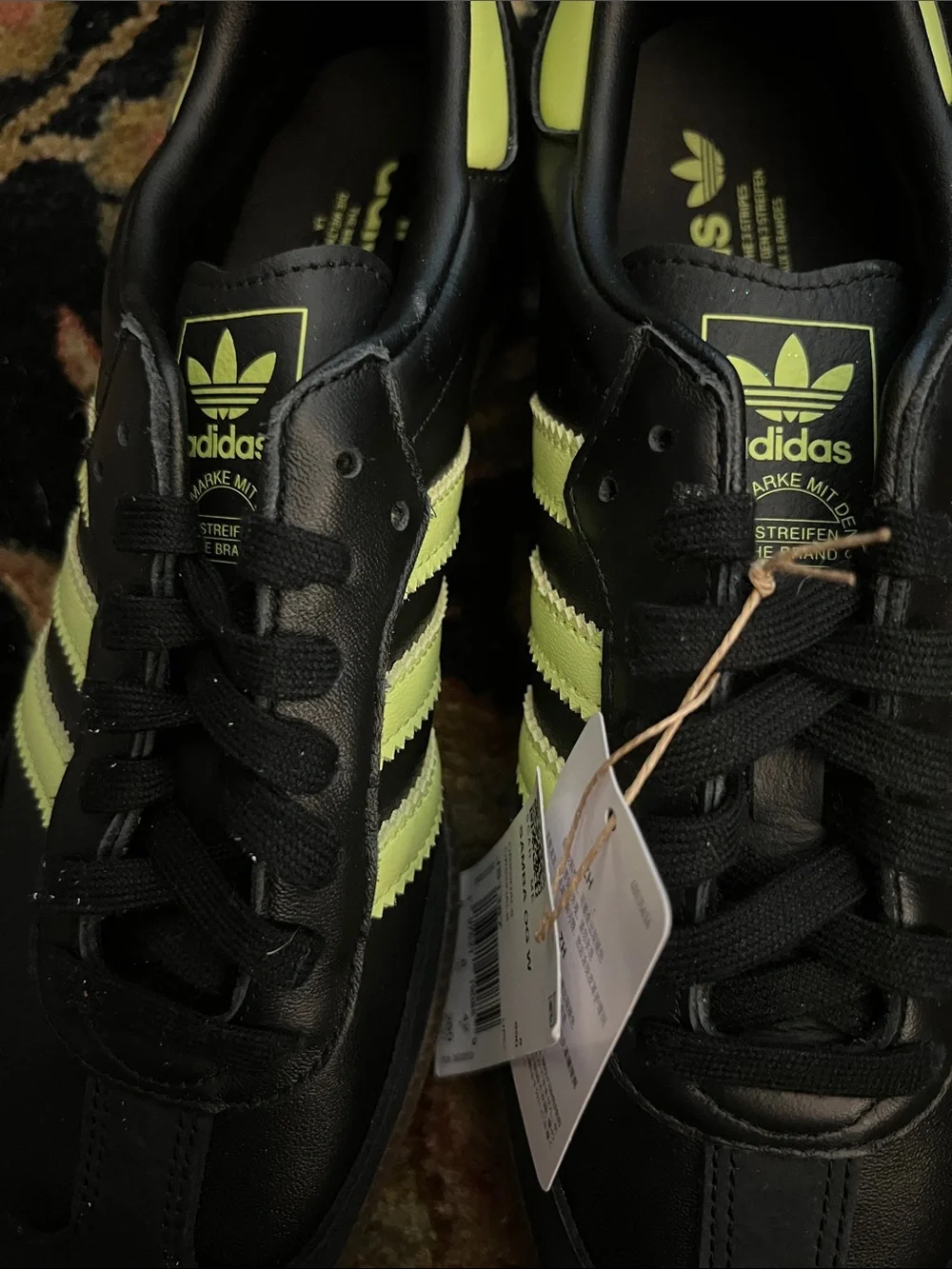Adidas Samba Men’s Black with Neon Green Stripes NWT Mens 8 Womens 9.5
